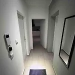 アパート Ferien- & Monteurwohnung Zentral 1 *
