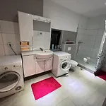Ferien- & Monteurwohnung Zentral 1 アパート Übach-Palenberg