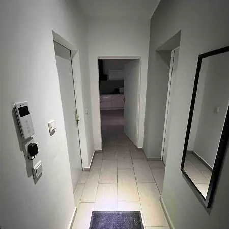 Apartamento Ferien-&Monteurwohnung zentral Übach-Palenberg 1 *