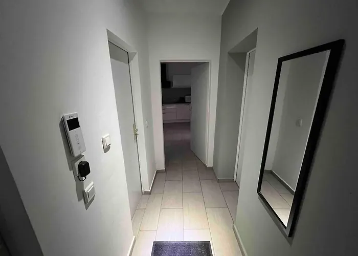 Appartement Ferien- & Monteurwohnung Zentral Uebach-palenberg 1 *