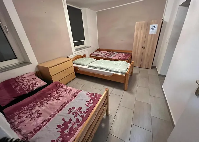 Ferien- & Monteurwohnung Zentral Uebach-palenberg 1